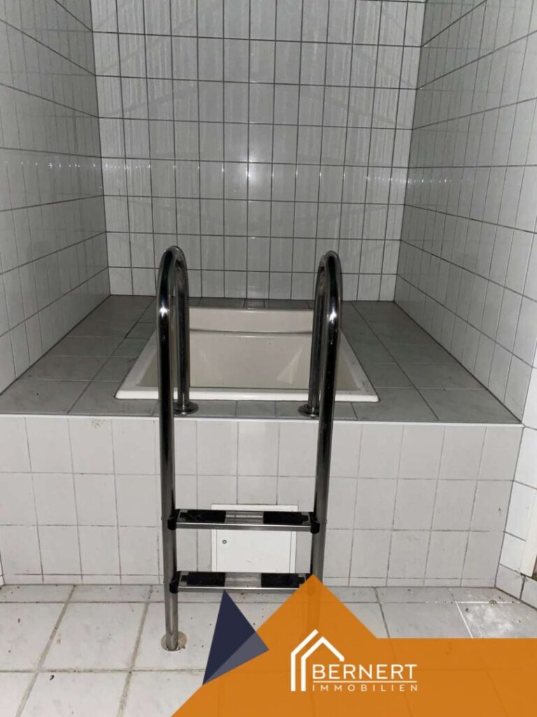 Tauchbecken