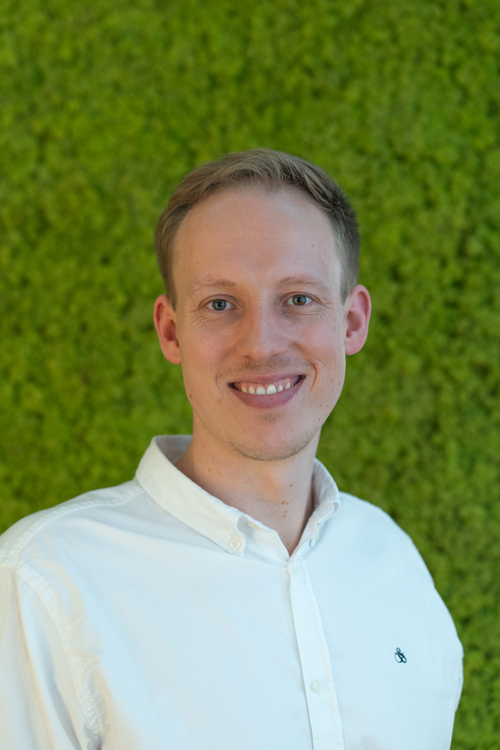 Sebastian Mehring, Immobilienmakler in Nürnberg, im Verkäufergespräch bei Bernert Immobilien